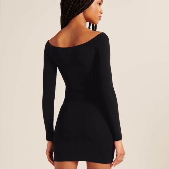 Abercrombie & Fitch Off-The-Shoulder Corset
Mini Dress - Picture 3 of 7